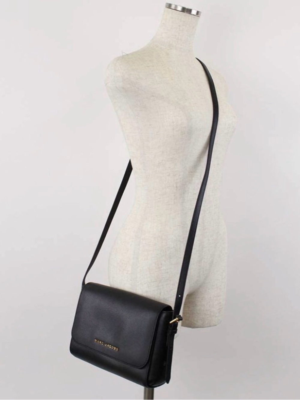 Marc Jacobs Black Leather Crossbody with Gold Logo - Picture 2 of 3